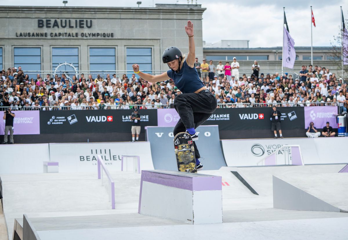 16.09.2023; Lausanne; Segment Festival au Palais de Beaulieu. Les meilleurs skateurs du monde se mesurent dans les jardins de Beaulieu avec une manche du World Skateboarding Tour; Finale femmes avec ici  l americaine de 15 ans Paige Heyn sur une esplanade de Beaulieu bondeePhoto Jean-Guy Python