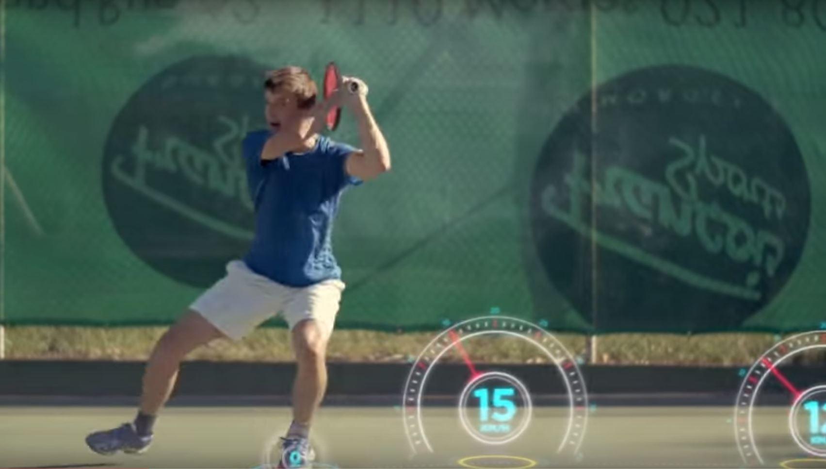 Le dispositif Technis intégré dans la surface du court de tennis enregistre de nombreux éléments, dont le poids des appuis des joueurs, leur vitesse de déplacement, les distances parcourues,...