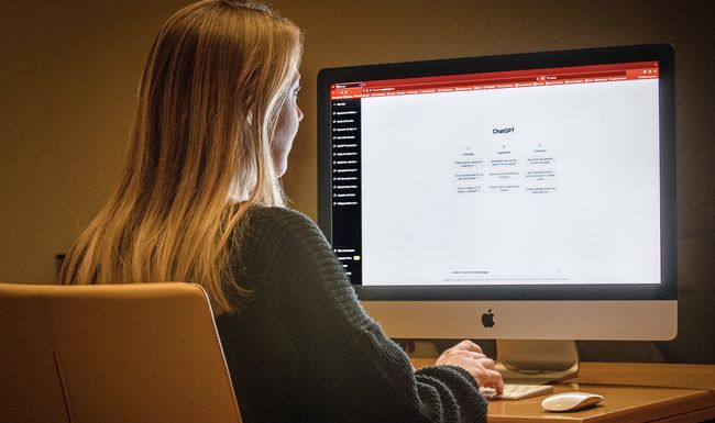 Die Künstliche Intelligenz wird in Zukunft die Arbeitswelt auf den Kopf stellen. Berufe wie …