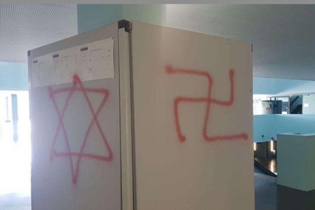 Des tags xénophobes découverts au Gymnase de Marcelin