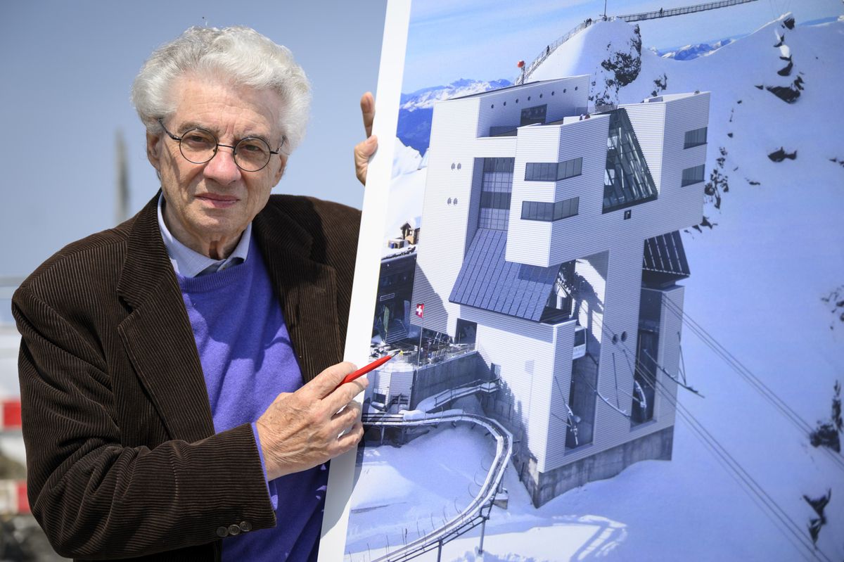 Mario Botta a dévoilé le projet du nouveau bâtiment qui abrite le restaurant portant son nom et qu’il a conçu. Théâtre d’un incendie en septembre, il sera reconstruit et repensé à l’intérieur à l’horizon du printemps 2024.