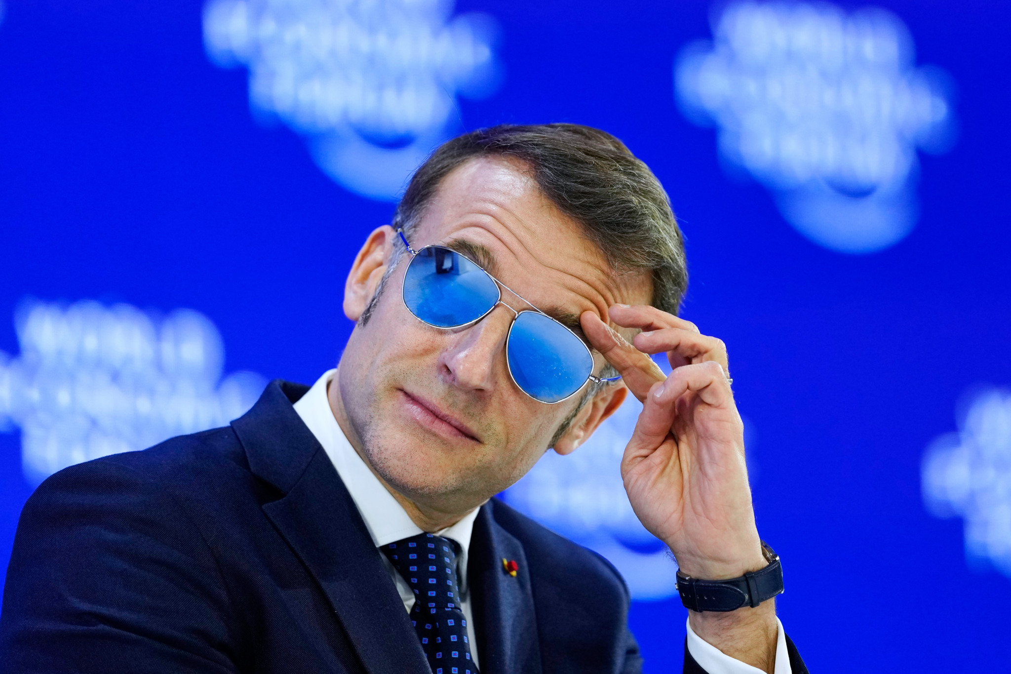 emmanuel-macron-ses-lunettes-viennent-du-jura-fran-ais