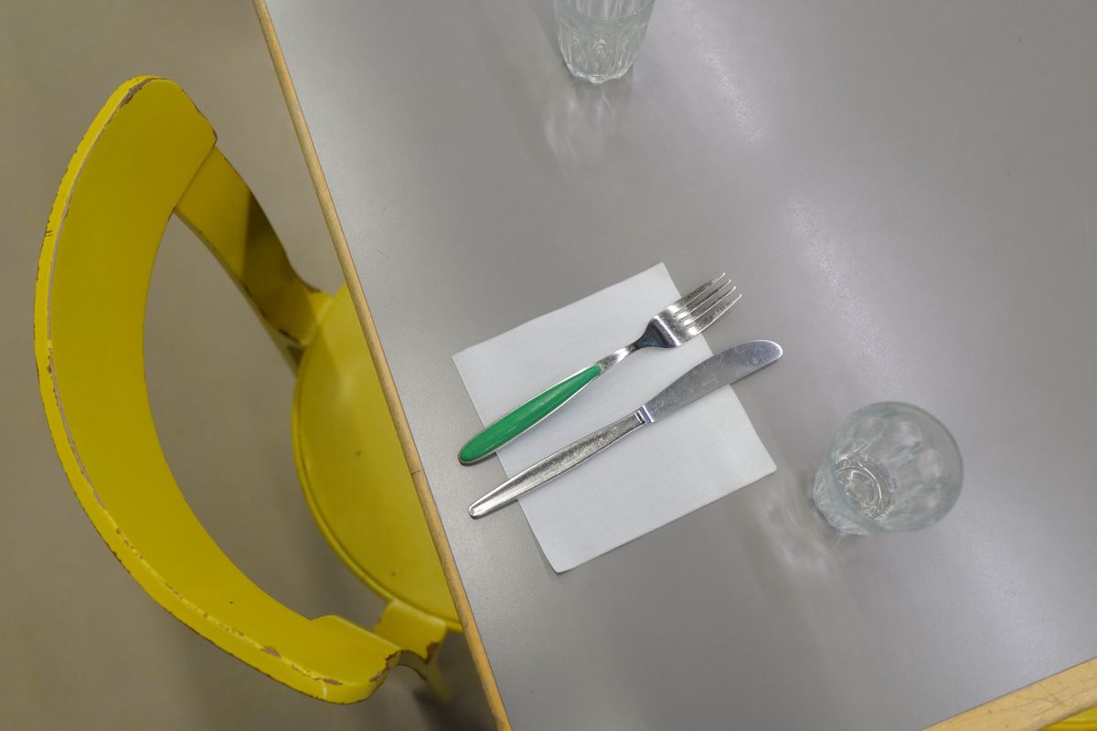 Genève 2023/11/30Réfectoire de l'école de Corbusier, pour assister à la préparation du repas de vendredi. Nous irons ensuite au réfectoire de l'école des Contamines, pour assister au repas des enfants qui est une découverte de la fondue. 