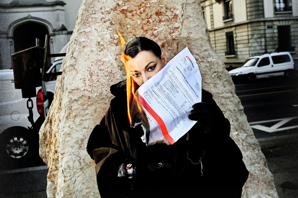 Elena Montesinos brûle d’allumer nos dettes