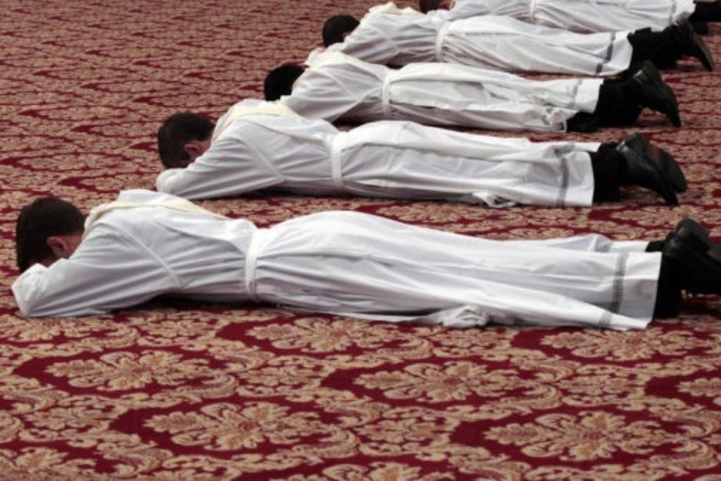 Vers un examen sexuel pour accéder à la prêtrise?