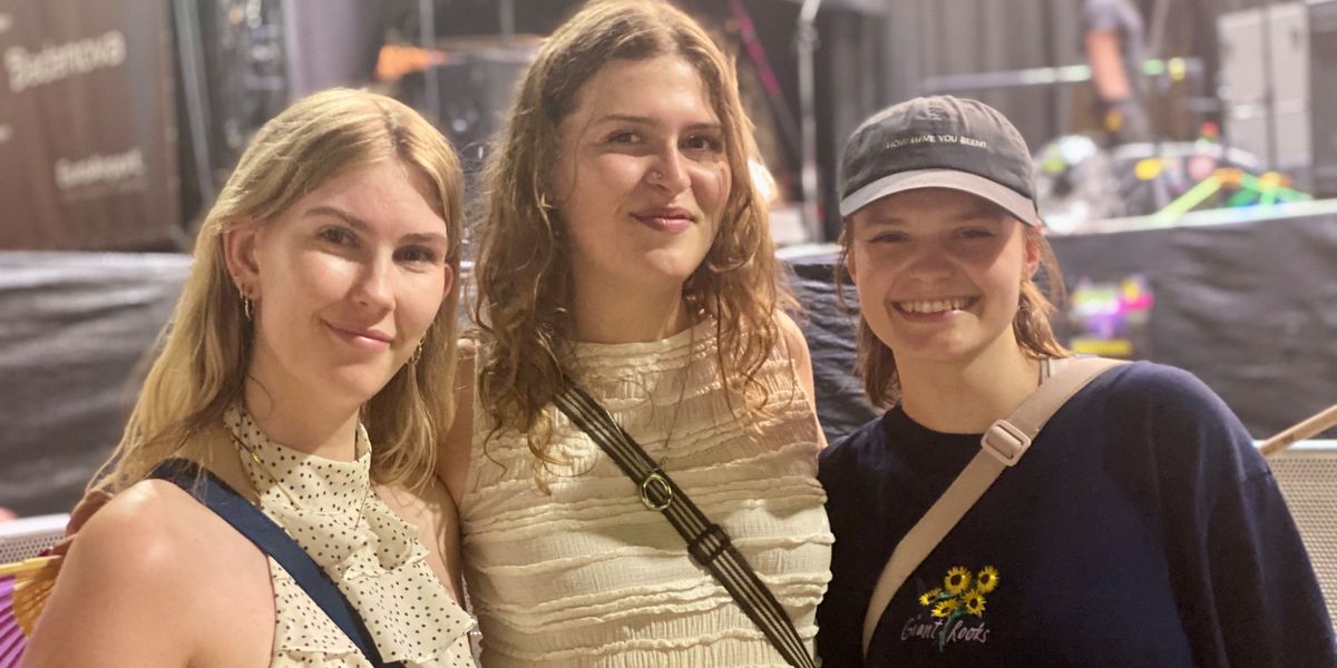Indie-Rock-am-Stimmen-Festival-Es-ist-wie-Therapie-Giant-Rooks-stimmt-Song-f-r-Superfan-Carla-an-20-
