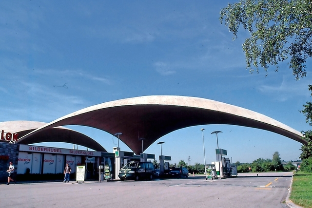 die-stararchitekten-und-die-tankstelle