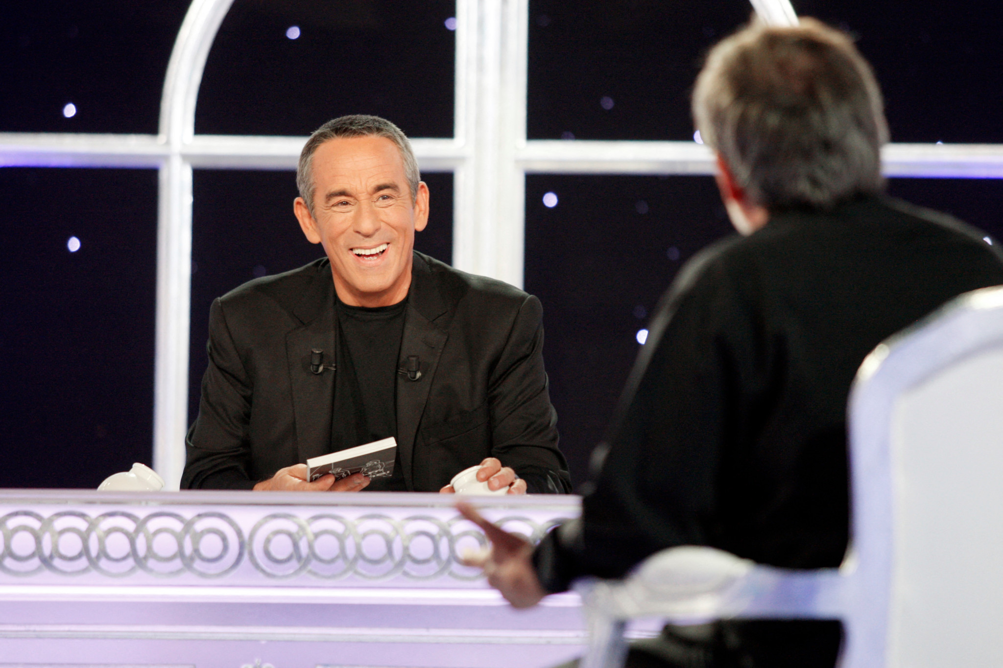 Thierry Ardisson: l'adieu à l'homme en noir de la télé française | 24 heures
