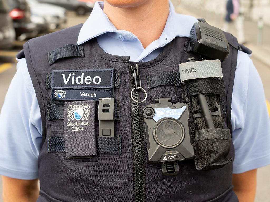 Les policiers équipés d'une mini-caméra porteront un signe distinctif sur leur uniforme (archives).