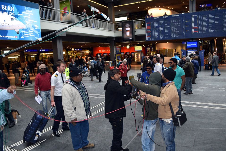 Ein Filmteam drehte am Karfreitag einige Szenen für einen Bollywood-Film im Bahnhof Bern. 