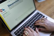 Stille Revolution: Künstliche Intelligenz verändert vor allem die unbezahlte Arbeit