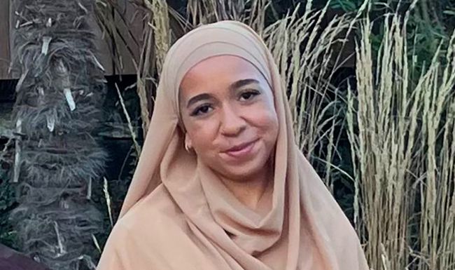 Rima Faragalla (19) ist eine palästinensische Schweizerin. Sie wuchs in der Schweiz auf ihe Wurzeln hat sie im Gaza. Viele ihrer Familienmitglieder leben bis heute in eingezäunten, vom israelischen Militär überwachten Siedlungen. Mit 20 Minuten spricht sie nun über die Situation vor Ort.