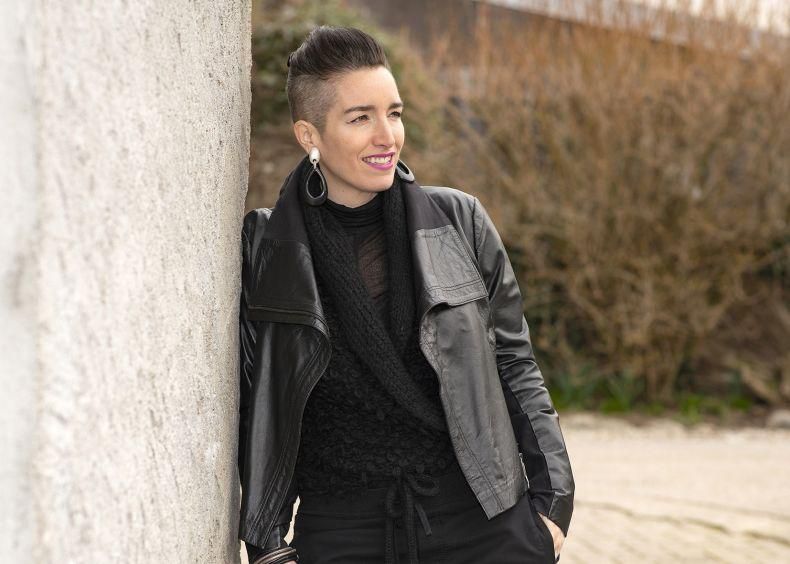 «Même quand on se sent au fond du gouffre, on peut toujours trouver des ressources en soi. Il faut oser faire des erreurs, tenter des choses complètement à côté, ce sont aussi elles qui nous guident vers la meilleure version de nous-mêmes, ce pourquoi nous sommes là.» – Joanne