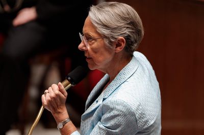 L'intervention policière «pas conforme aux règles», dit Borne 