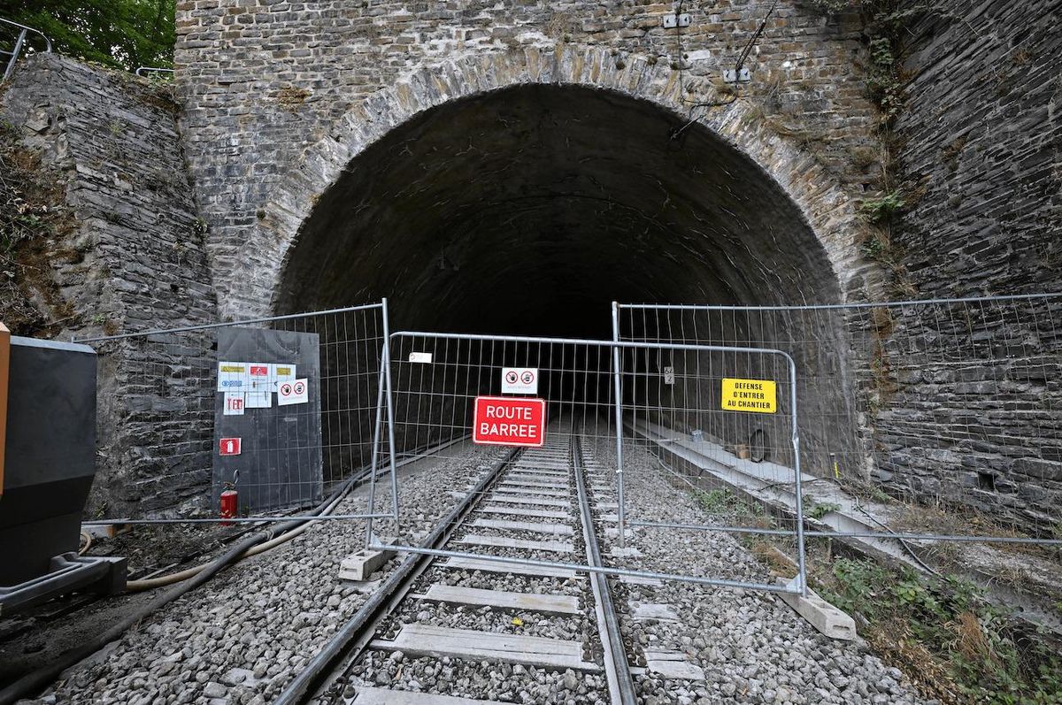 Luxemburg Fotos zeigen Ausmaß des Erdrutsches im SchieburgTunnel L