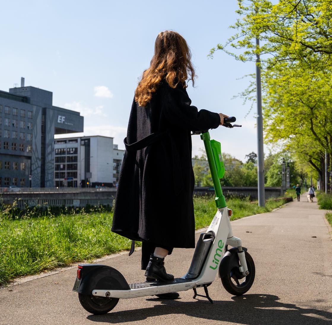 Understanding the Rules and Risks of Electric Scooters A Comprehensive