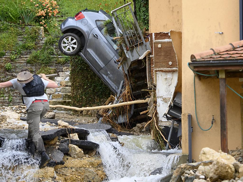 Une partie du village de Cressier (NE) a été dévasté par la crue qui s'est formée le 22 juin, à la suite de violentes inondations (archives).