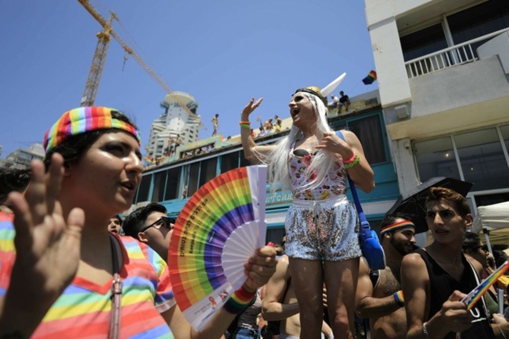 Des dizaines de milliers de gays et trans à Tel-Aviv