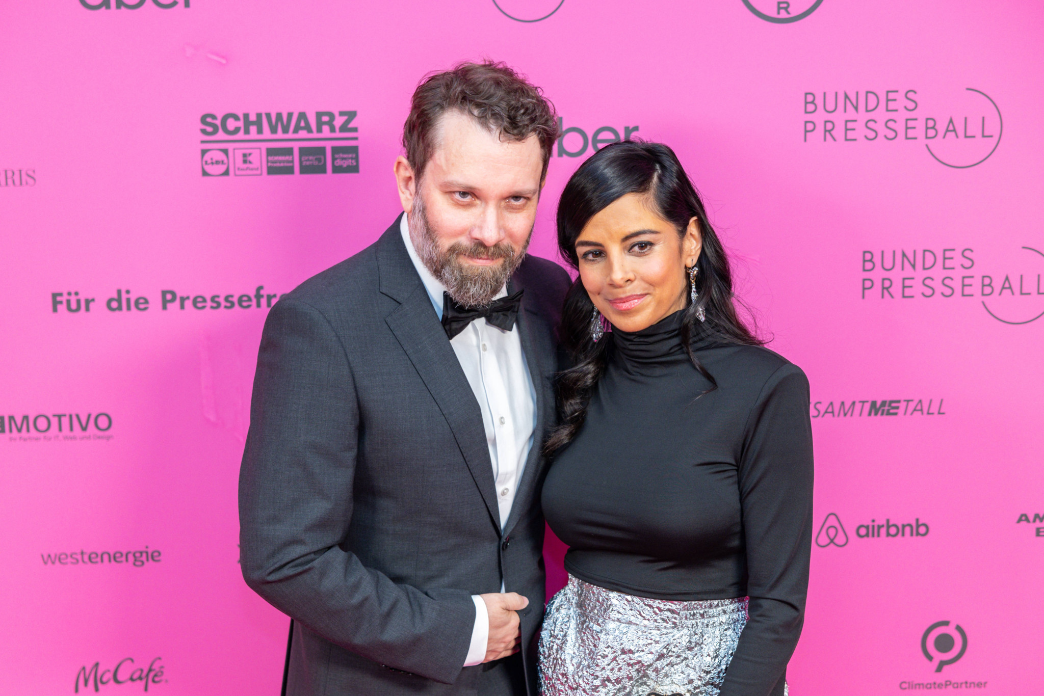 Digitale Gewalt an Collien Fernandes: Die Wut der Frauen wächst – während viele Männer schweigen