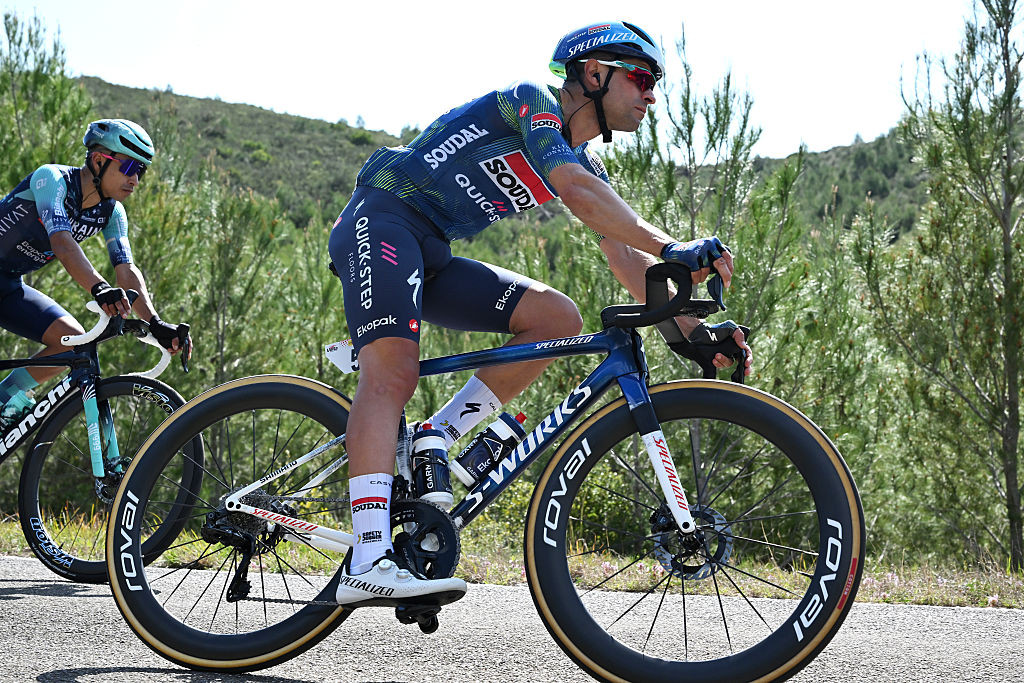 Unfall an Baskenland-Rundfahrt: «Von der Strecke gerammt»: Radprofi kollidiert mit Rennarzt-Auto