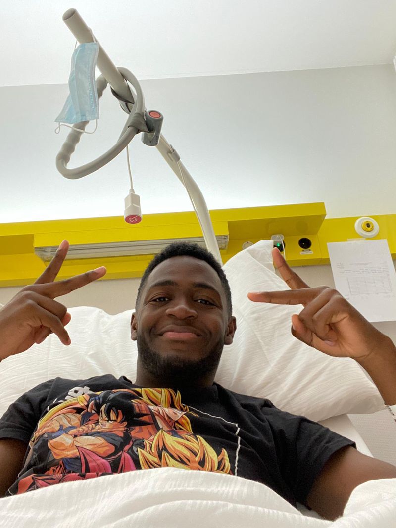 Jarod Biya nous a fait parvenir un selfie, depuis son lit d’hôpital.