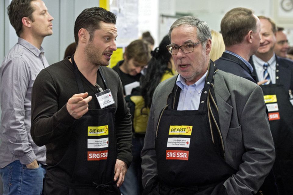 Über was wird wohl geredet, wenn NHL-Spieler Mark Streit auf Berns Stadtpräsident Alexander Tschäppät trifft?