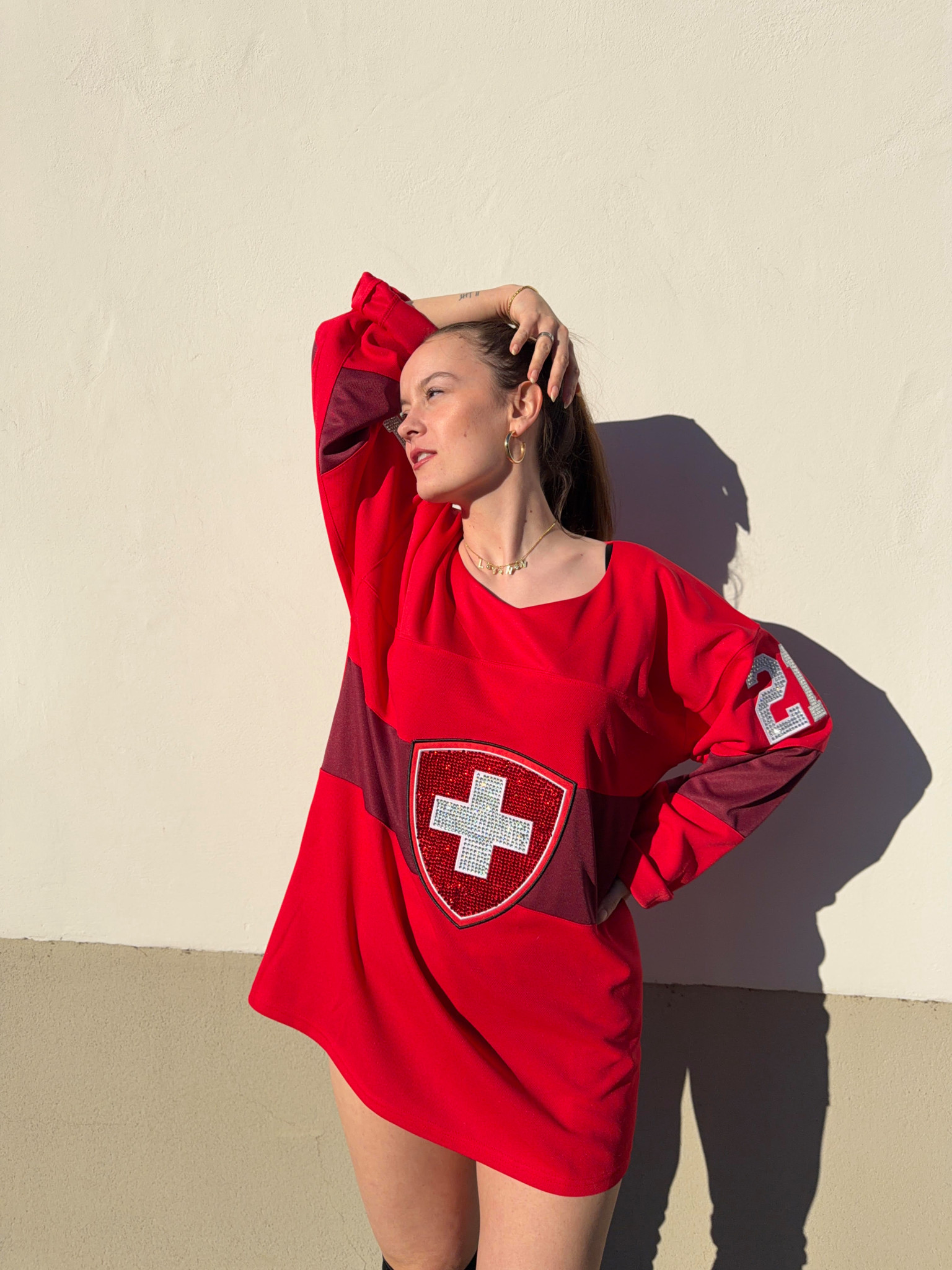 Influencerin Lynn Enya: Mit funkelndem Schweizer Trikot und perfekten Nägeln begeistert sie auch Frauen fürs Eishockey