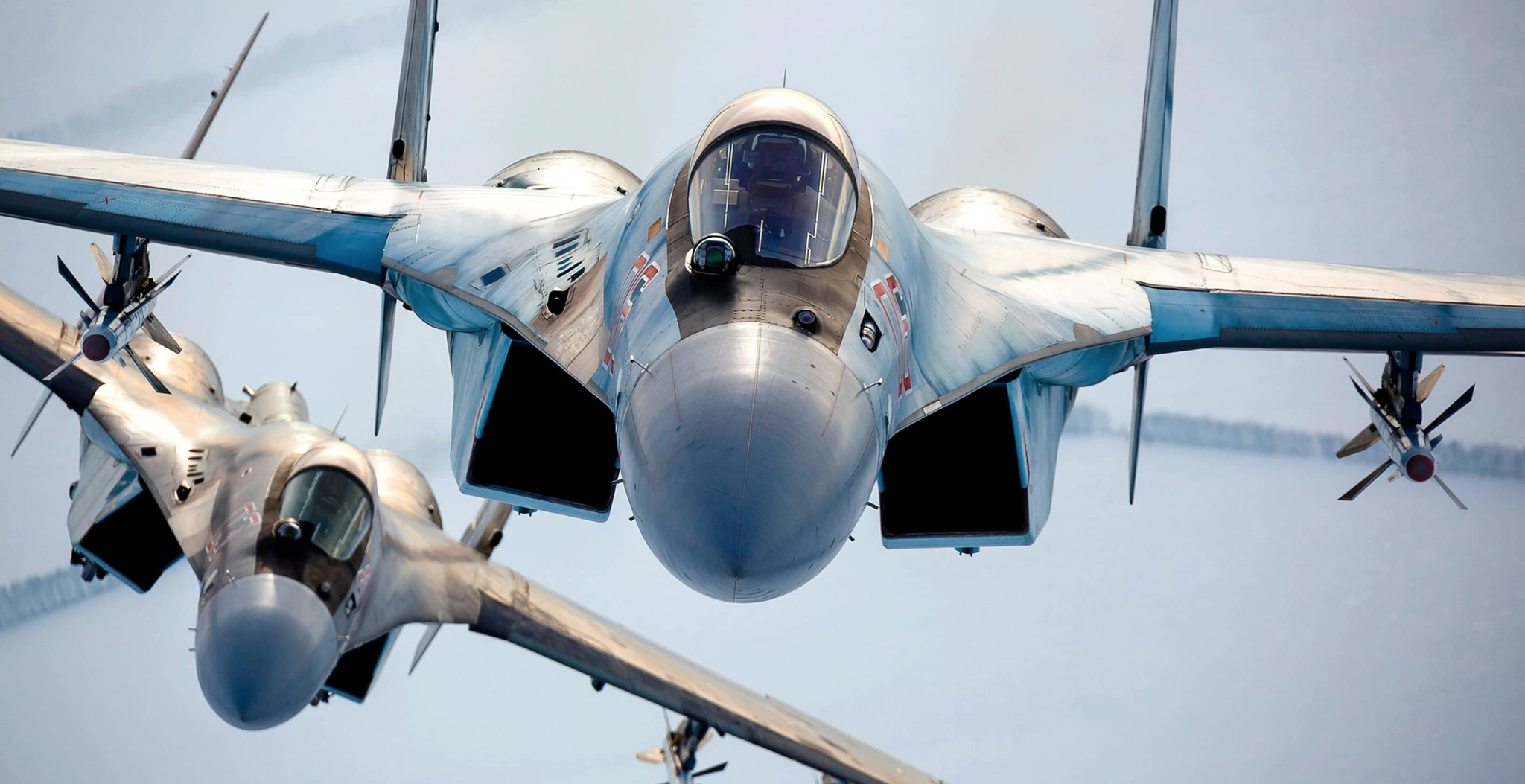 ... und neue Mehrzweckkampfflugzeuge wie die Su-35 …