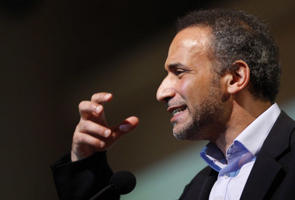 Tariq Ramadan était présent à une conférence sur les violences faites aux femmes, dans la banlieue parisienne. Sa venue a fait scandale. (Lundi 18 mars 2019) Tariq Ramadan était présent à une conférence sur les violences faites aux femmes, dans la banlieue parisienne. Sa venue a fait scandale. (Lundi 18 mars 2019)