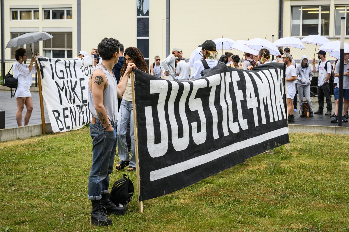 Devant le tribunal à Longemalle, avant la lecture du verdict le 22 juin 2023