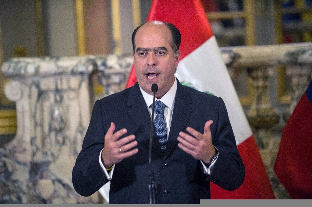 L'opposition appelle l'armée au dialogue