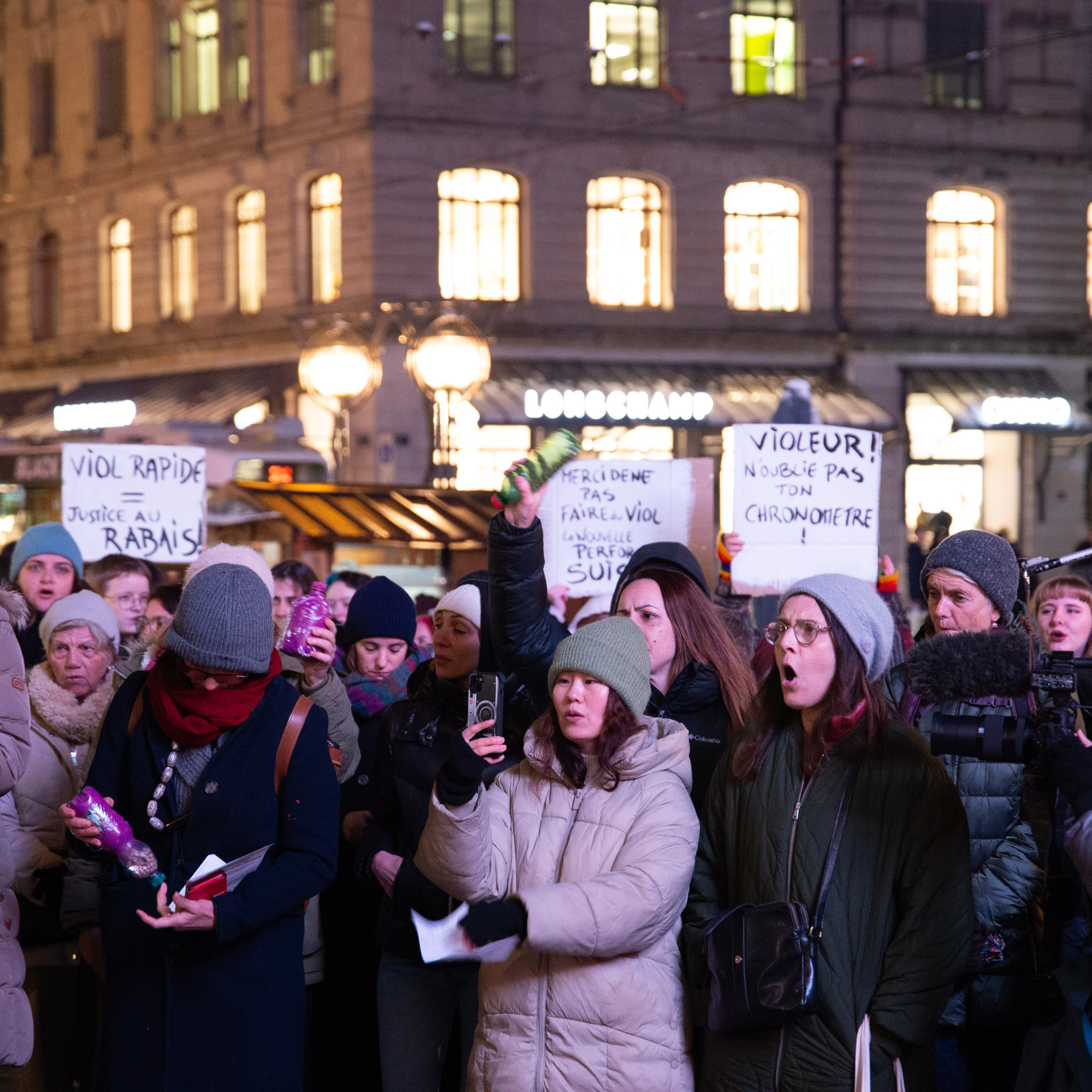Suisse, Genève, le 4 décembre 2023. Manifestation contre la réduction de la peine pour le viol court.
