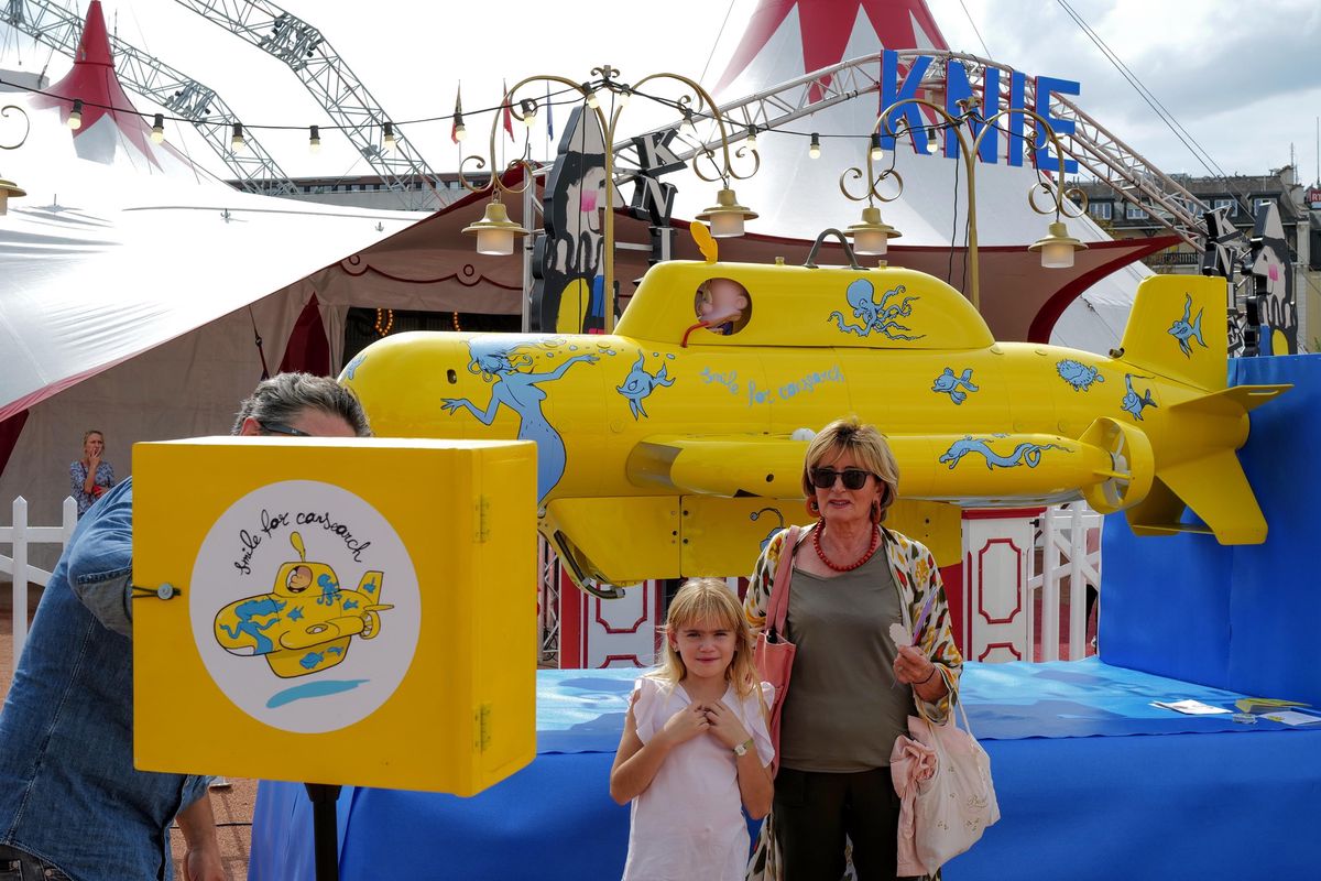 OEuvre d’art unique: Titeuf aux commandes d’un sous-marin jaune ...