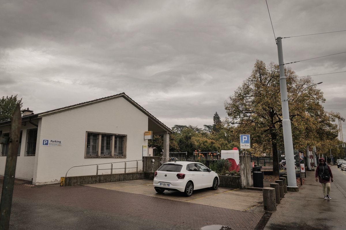 L’ancienne poste de Chêne-Bougeries (ici, en octobre dernier, avant sa fermeture définitive), va être rasée pour laisser la place à une «maison de la sécurité».