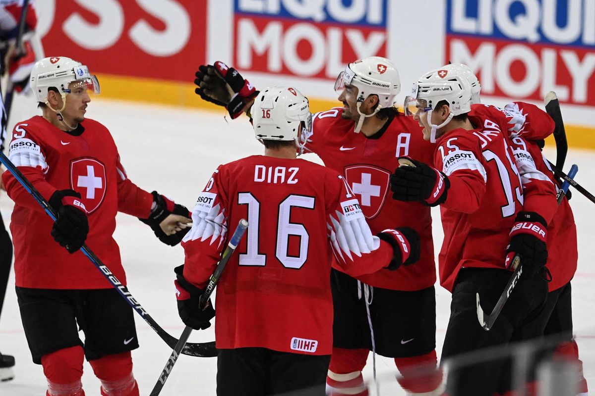 22.05.2021; Riga; Eishockey - IIHF Ice Hockey World Championship - Day 2 - Tschechische Republik - Schweiz, Jubel Schweiz nach dem 2:5 durch Gregory Hofmann (SUI) ;(Claudio Thoma/freshfocus)