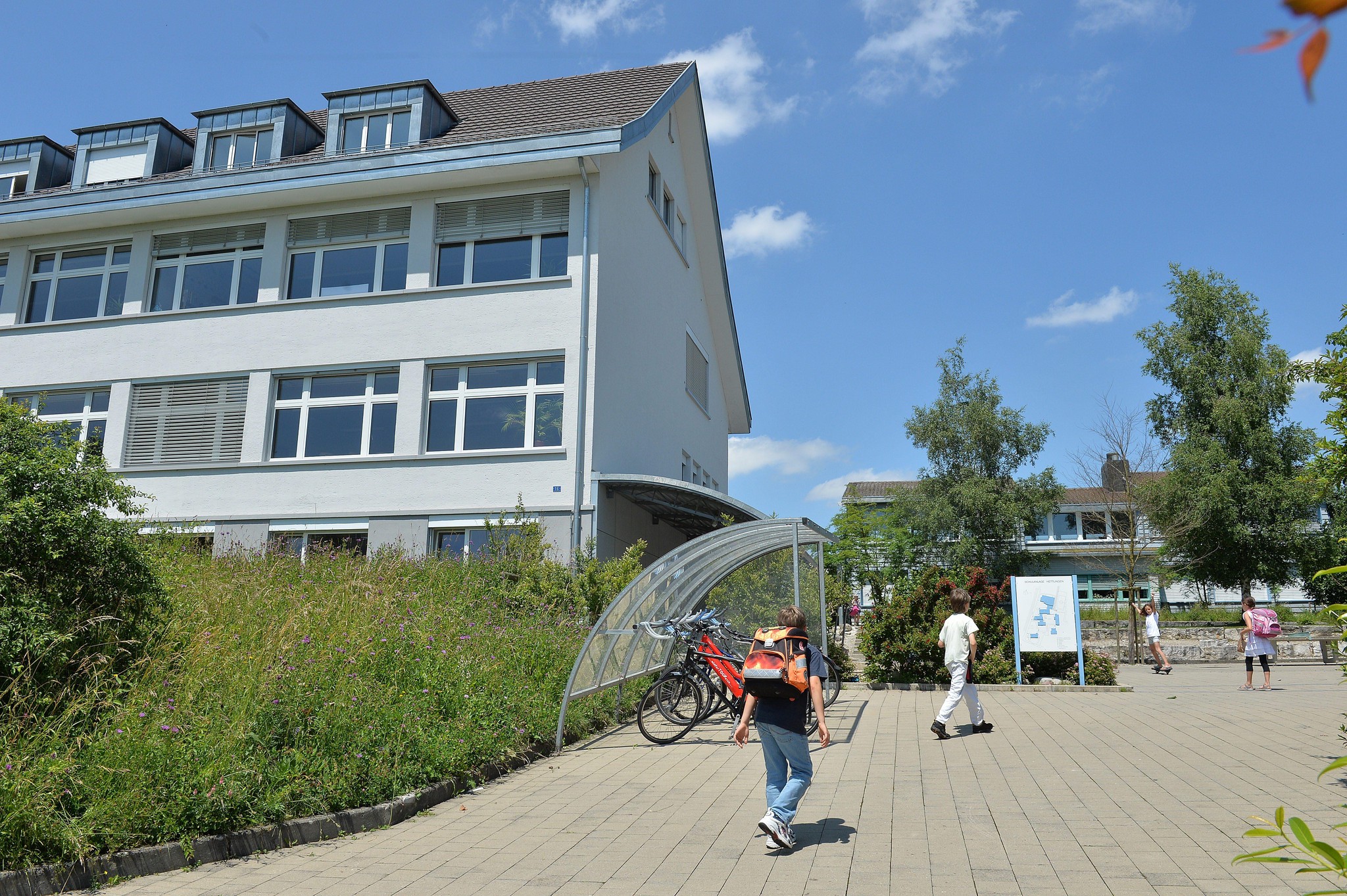 Die IG Pro Hettlingen unterstützt mit ihrer Kampagne drei Kandidierende und will so Kinder vermehrt in den Fokus der Politik rücken.