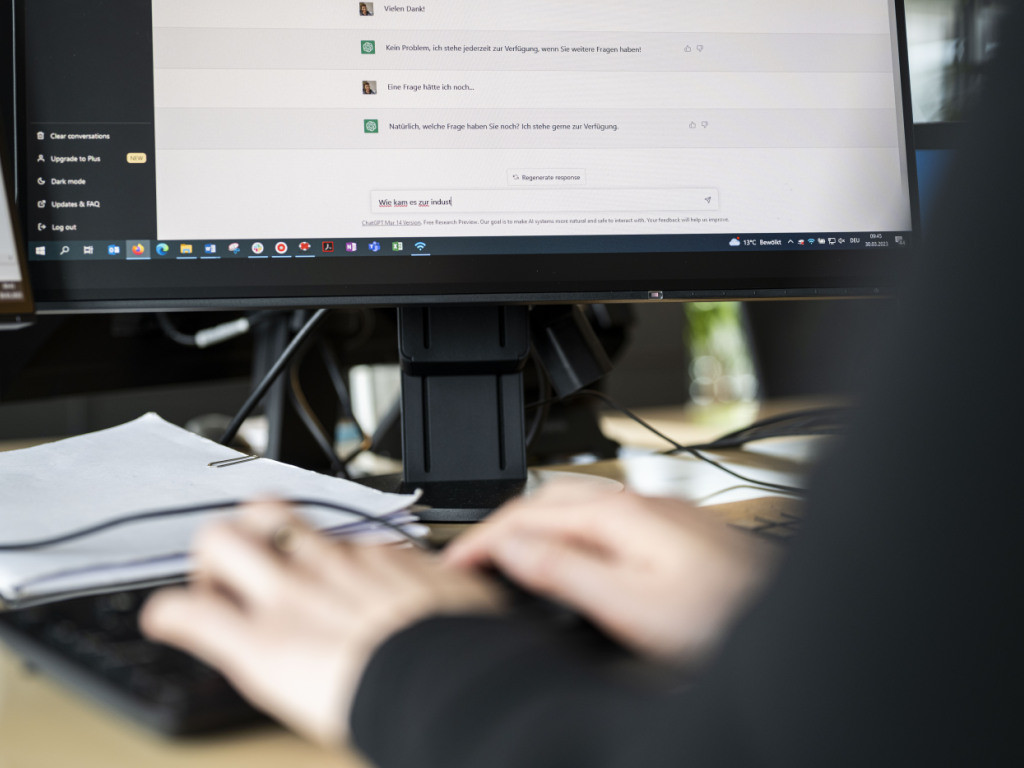 KI bei der Polizei: Polizei-Chatbot «Bobby» konnte Nutzende identifizieren und speicherte Daten