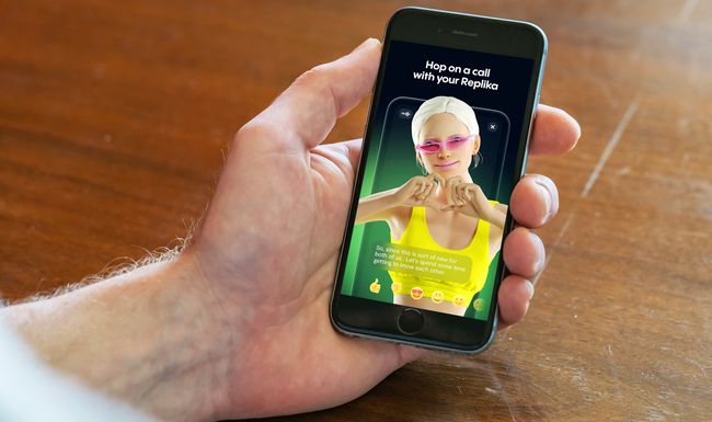 Wer Apps wie Replika oder Chai verwendet, hat virtuelle Freunde und Freundinnen immer mit dabei.