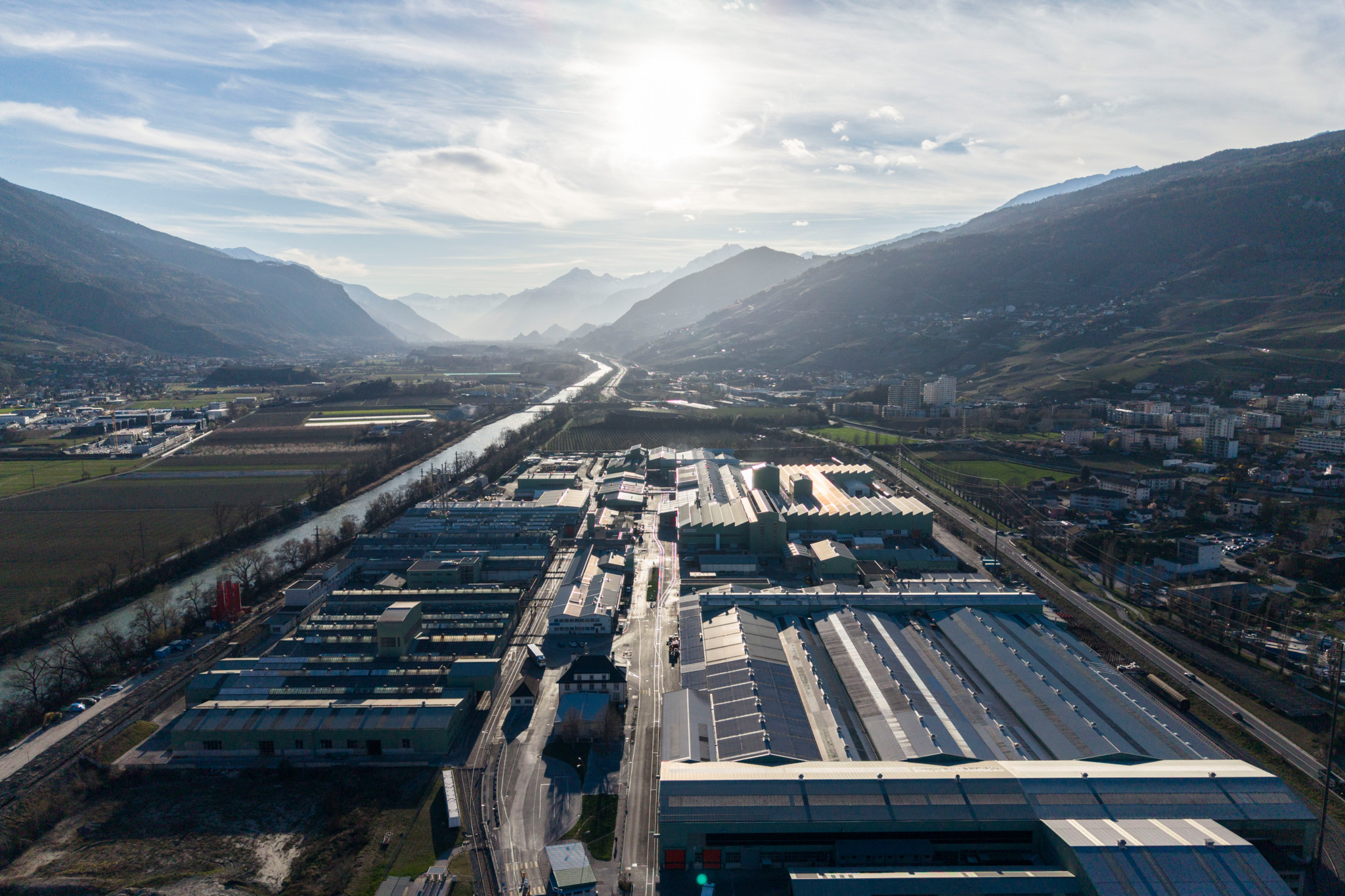BMW Backs Aluminum Roller in Sierre Amid Gas Crisis