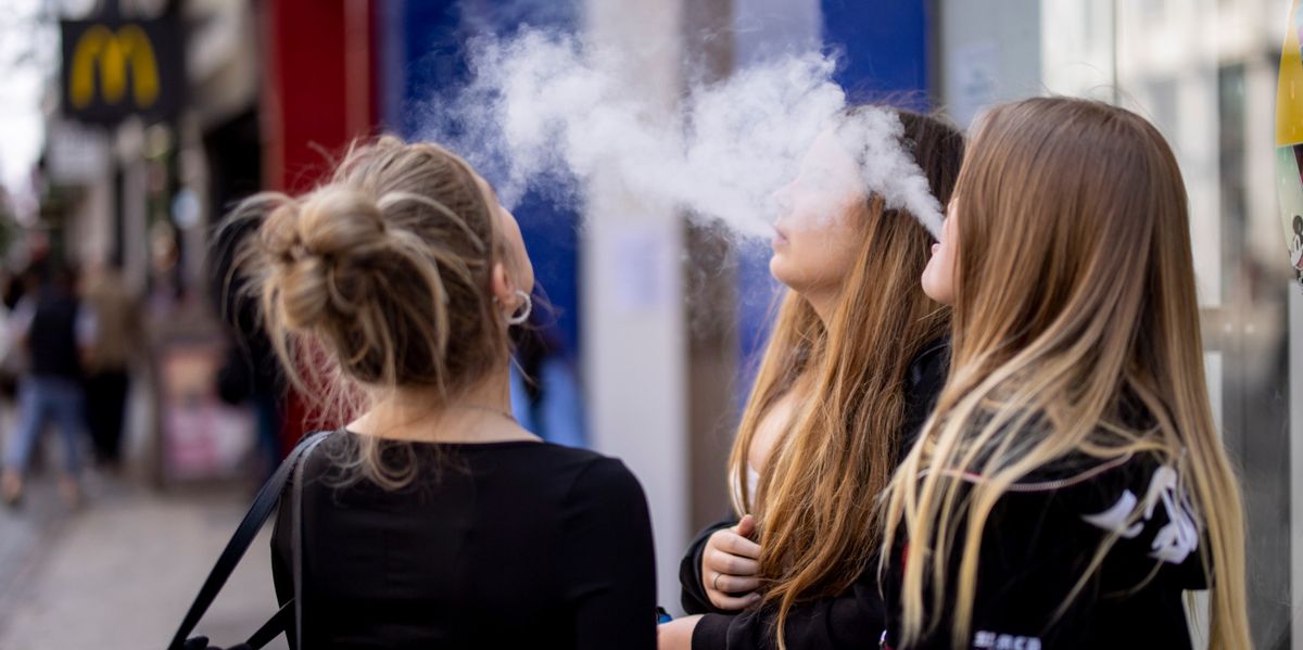 Les puffs essaiment au bec des jeunes, semant l’inquiétude auprès des parents.