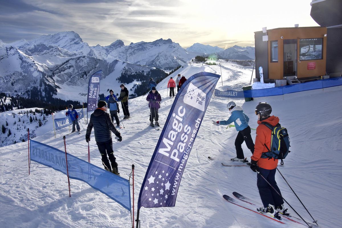 Alors que la fréquentation des stations a baissé cet hiver, les porteurs du Magic Pass ont autant skié que l’an dernier.