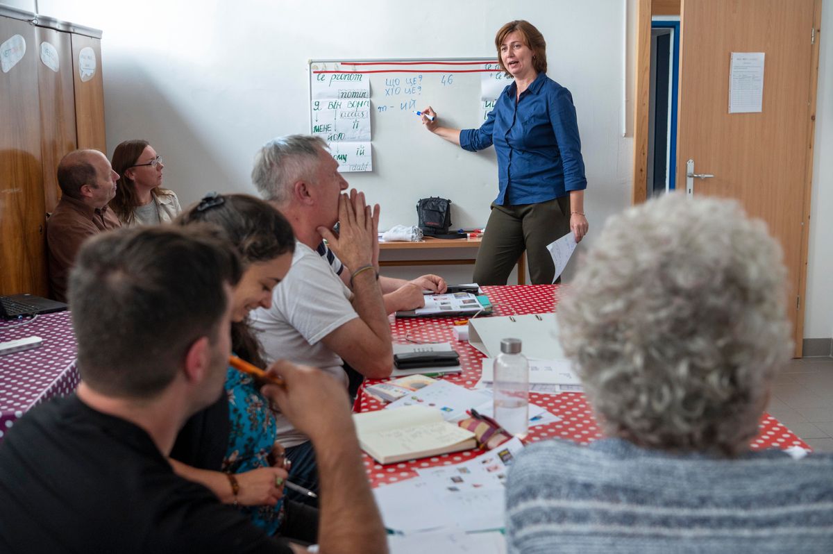 Après avoir démarré à la bibliothèque publique d’Yverdon, le cours dispensée par Olga Taranovych a lieu dans l’un des bâtiments de la friche Sports 5.