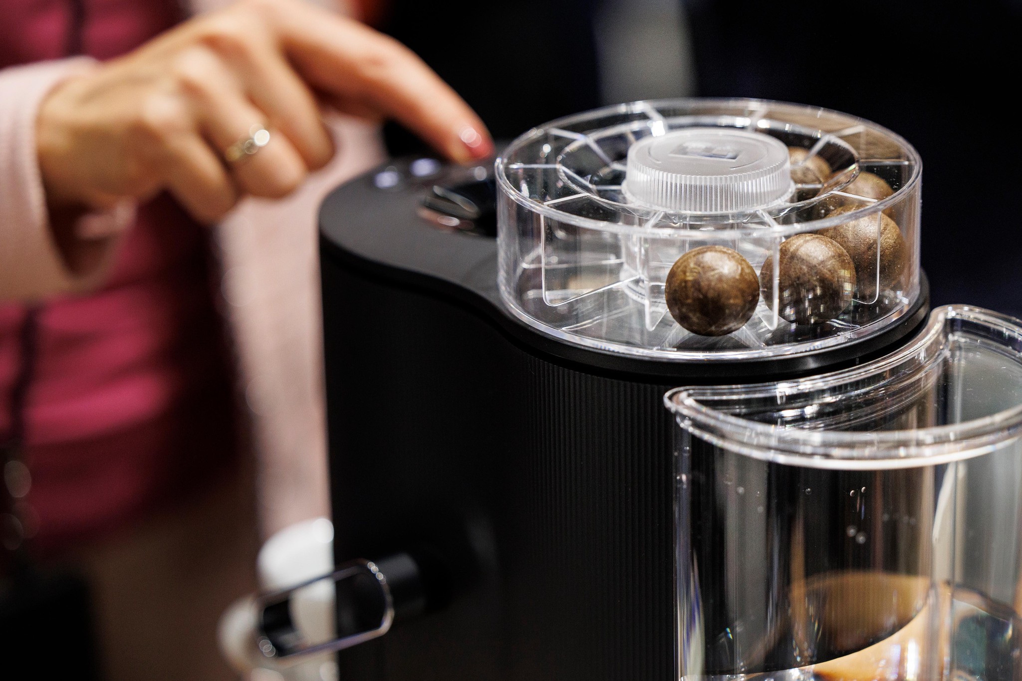 Angriff auf Nestlé: Der neue Kaffee der Migros ist so teuer wie ...