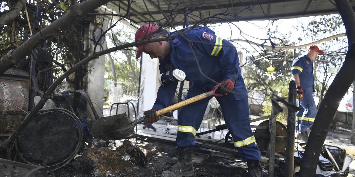 Blick auf den Nea Penteli Vorort von Athen am Dienstag, 13. August 2024. Die Gegend zeigt die Schäden eines grossen Waldbrands, der die nördlichen Vororte der griechischen Hauptstadt erreicht hat.