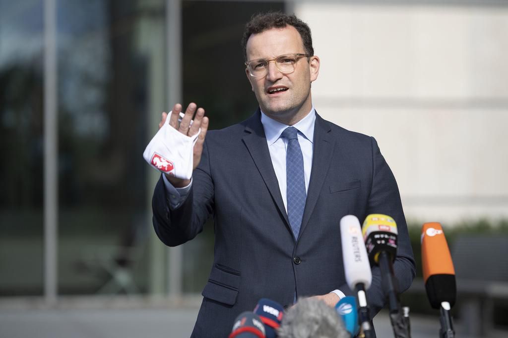 Jens Spahn versprach vor Corona-Skeptikern, dass es keinen drastischen Lockdown mehr geben werde. Man habe dazugelernt. 