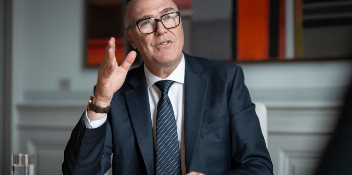 The Bund in Conversation at Bierhübeli Bern with Federal Councillor Martin ...