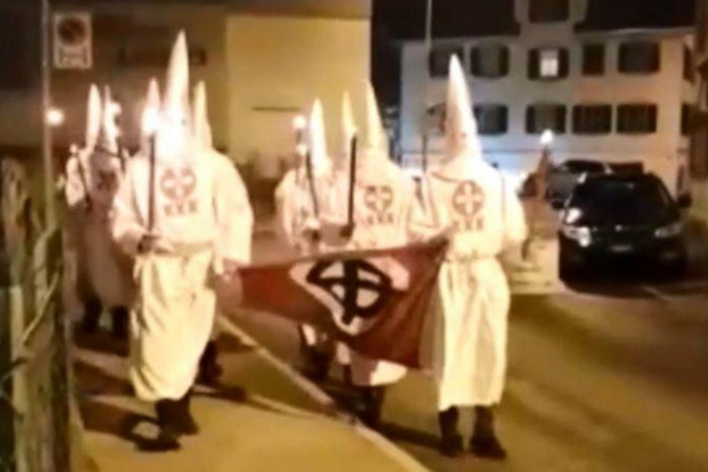 Schwyzer Ku-Klux-Klan-Gruppe von Polizei einvernommen