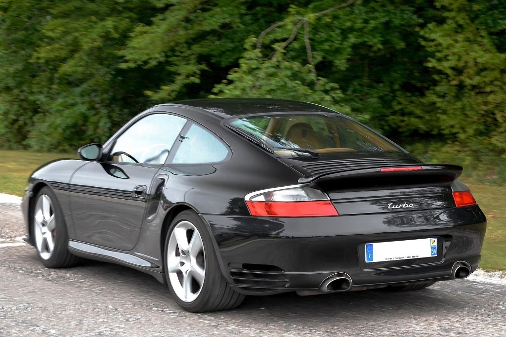 Porsche überholt Polizei innerorts mit 116 km/h