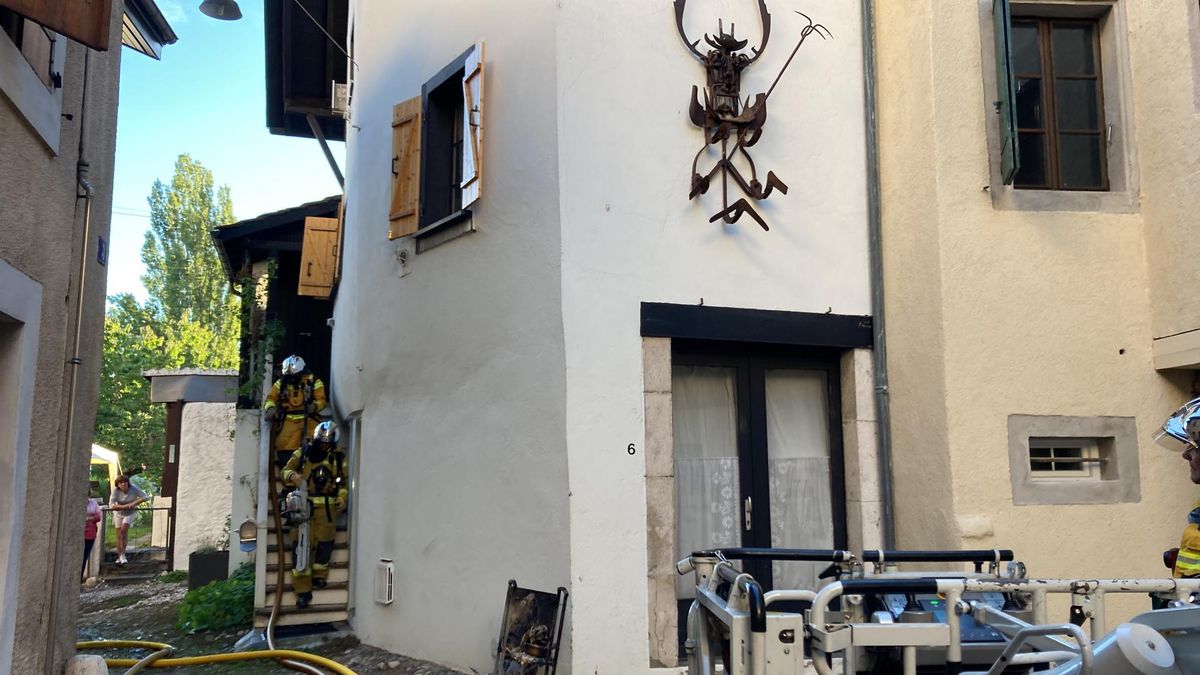 Le feu a pris dans l’espace domestique d’une vieille bâtisse aux espaces étriqués. DR