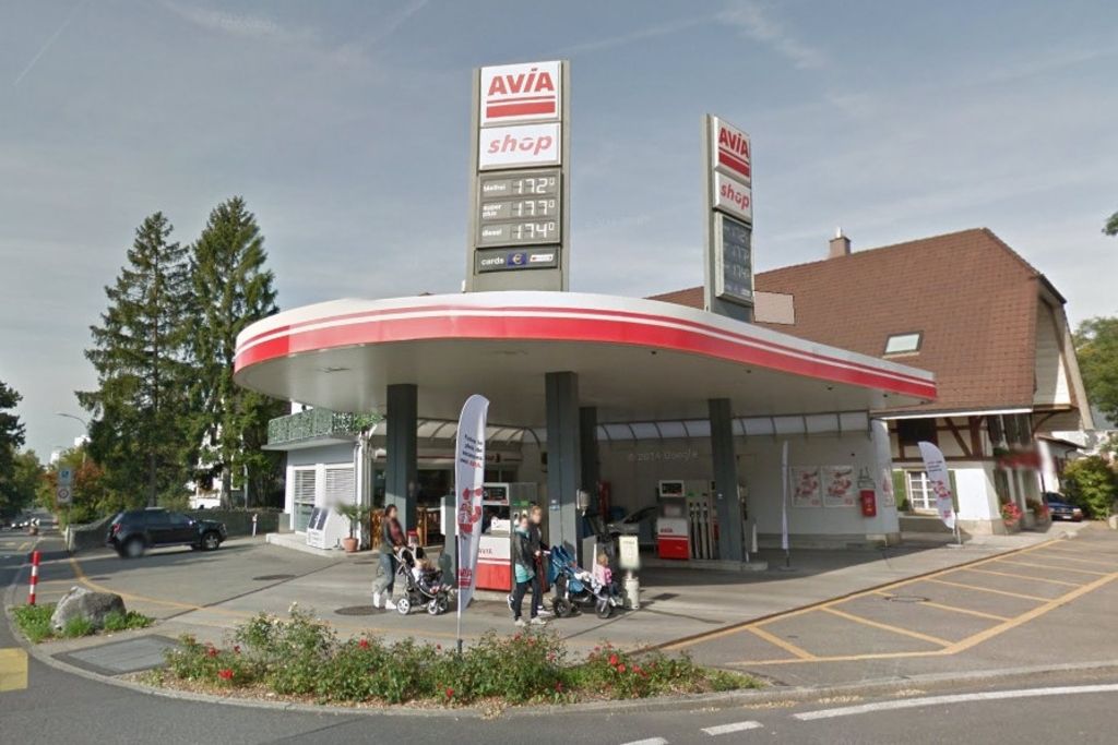 Brigandage dans une station-service à Bienne